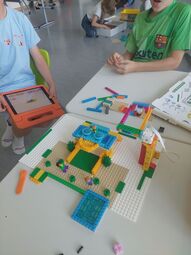 Vorschaubild "Pool-Disco-Club"