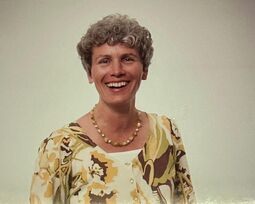 Vorschaubild Frau Santin